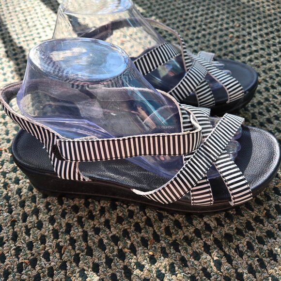 NWOB Alegria Multi Strap Sandals Black White 41/10.5-11 - Picture 3 of 6